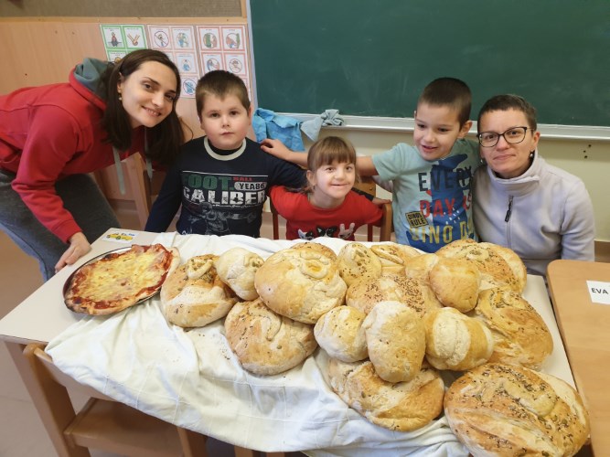 Peka kruha v krušni peči, 1. in 2. r